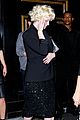 christina hendricks goes blonde for the night with cute wig 04