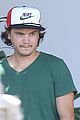 emile hirsch spends his day hanging out at chateau marmont 04