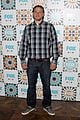 charlie hunnam is a total stud at foxs summer tca all star party 01