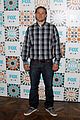charlie hunnam is a total stud at foxs summer tca all star party 09