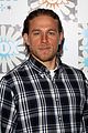 charlie hunnam is a total stud at foxs summer tca all star party 10