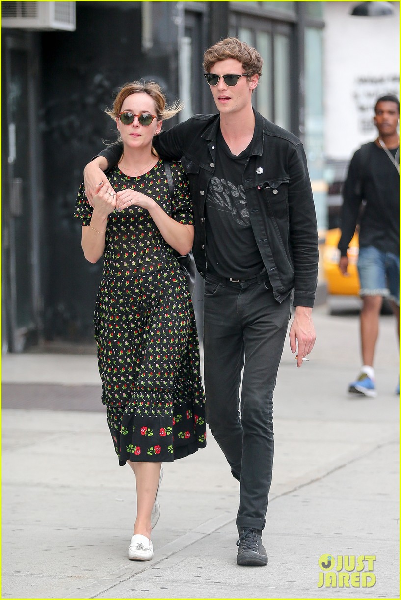 Dakota Johnson Dating Matthew Hitt? See the New PDA Pics!: Photo - Who Is Dakota Johnson Dating? A Look At Her Current Relationship