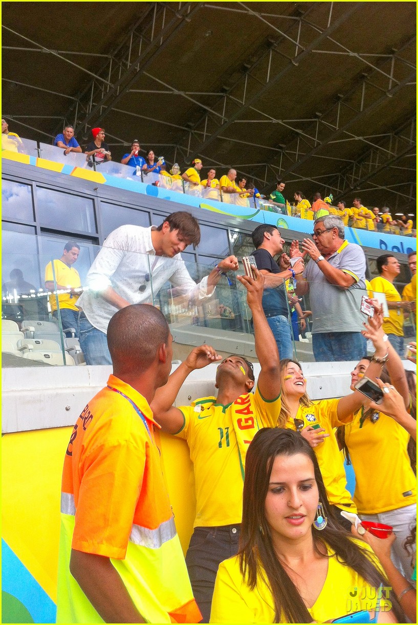 ashton kutcher happy to be world cup semifinals 103151826