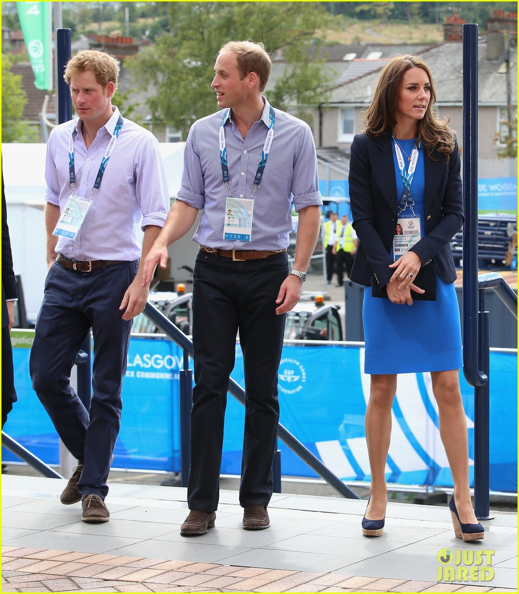 prince harry takes part in a royal photobomb 01