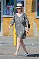 julianne moore is summer chic for yoga class 08