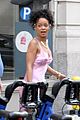 rihanna rocks pink nightgown for fifa game 04