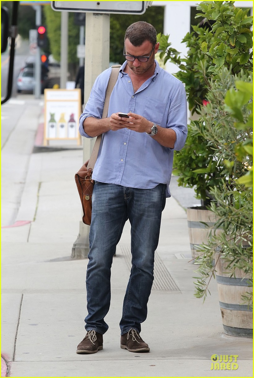 liev schreiber always looks suave for ray donovan 013147920