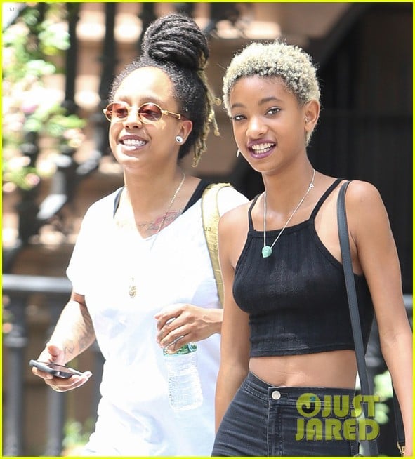 willow smith loves to watch gravity falls 043147672