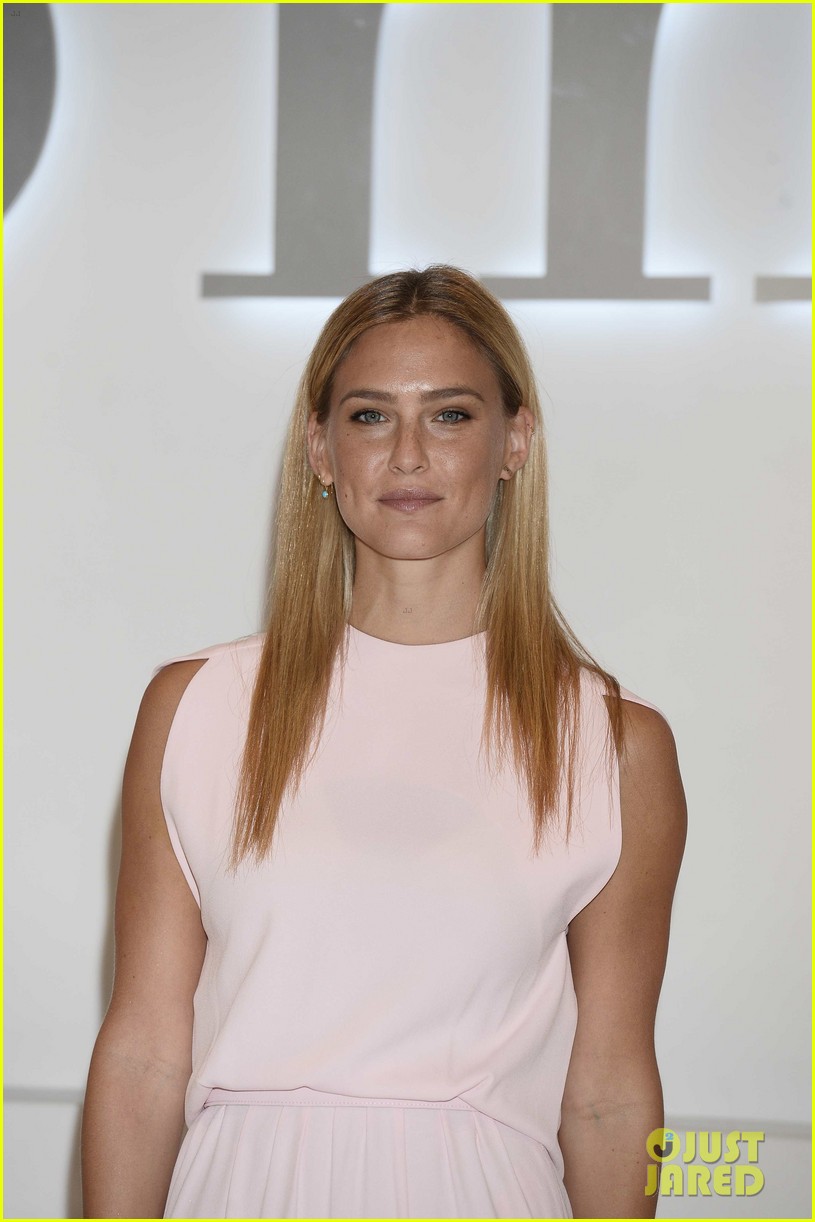 bar refaeli shares insanely sexy lingerie pic 14