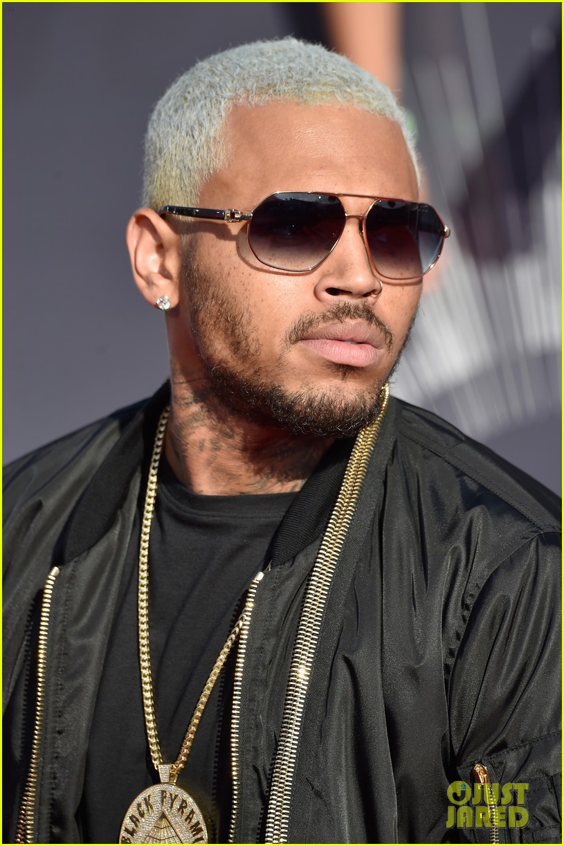 chris brown comments on the suge knight shooting at his mtv vmas party 063182466