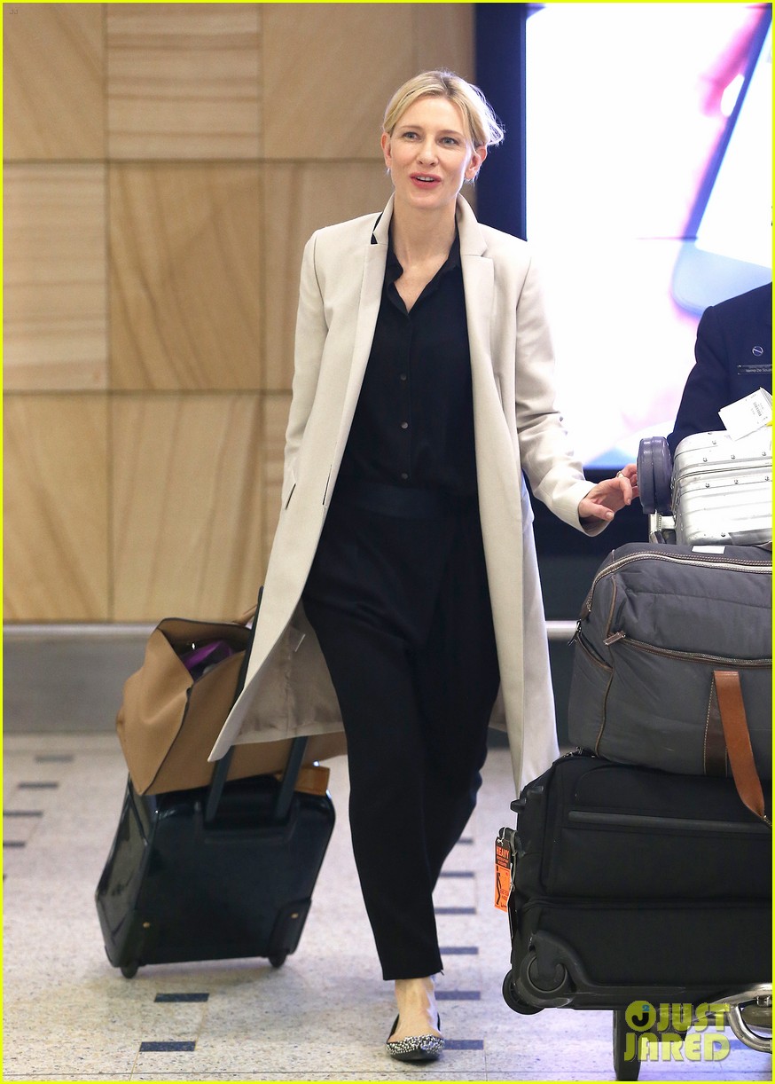 cate blanchett lands in australia after jungle book casting news 013184184