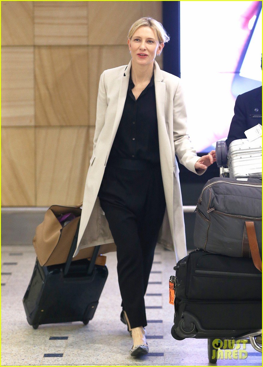 cate blanchett lands in australia after jungle book casting news 10