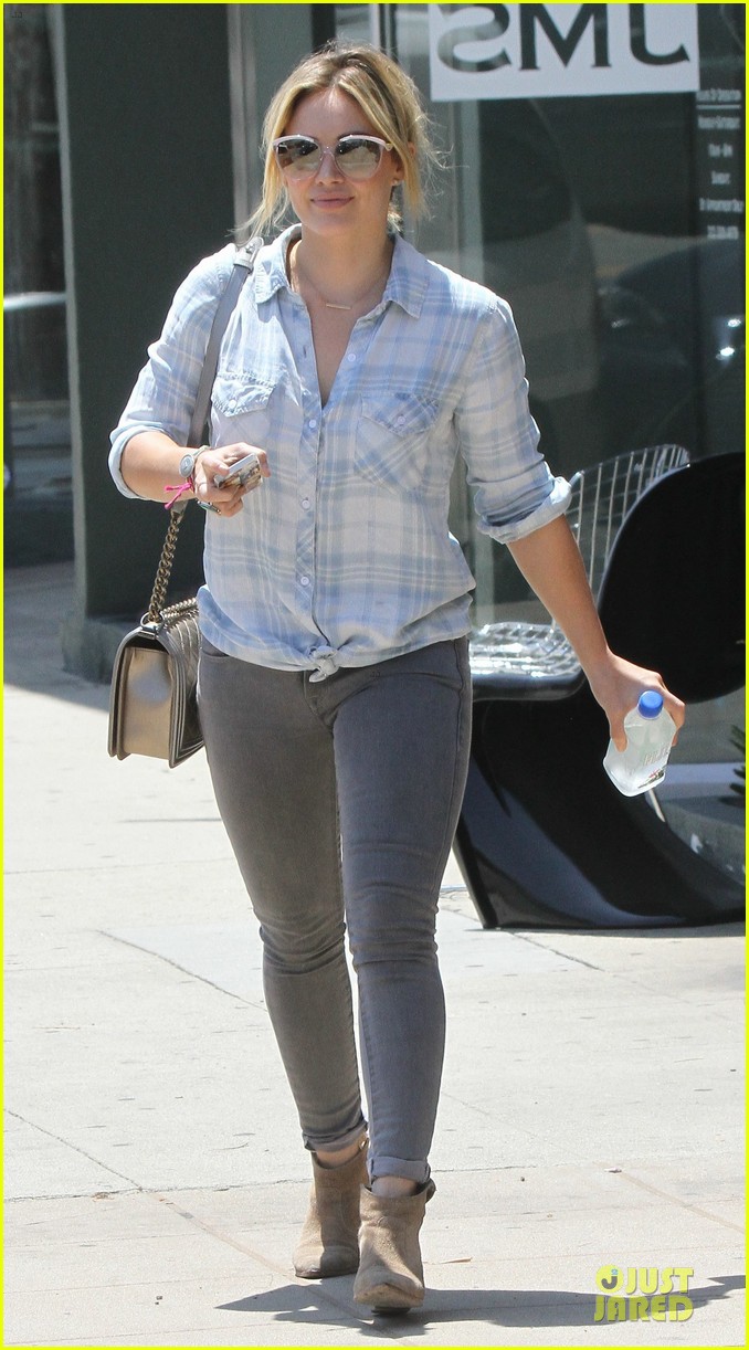 hilary duff admits being nervous on music comeback 17