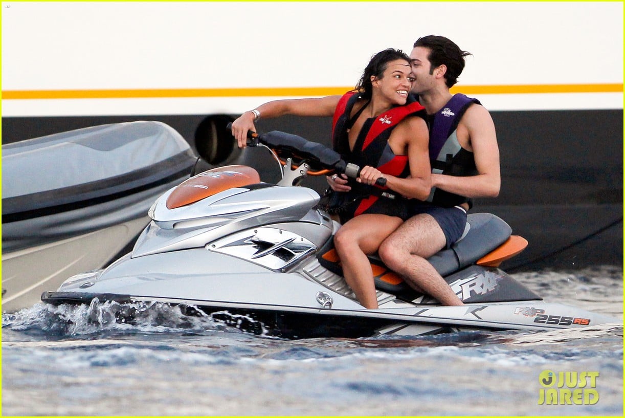 zac efron goes shirtless for jet ski fun with michelle rodriguez 07
