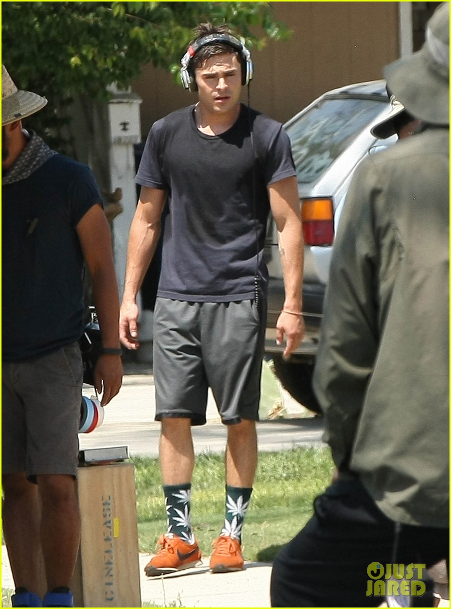 zac efron steps out after split from michelle rodriguez 183179769