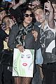 lady gaga greeted with fan art melbourne 01