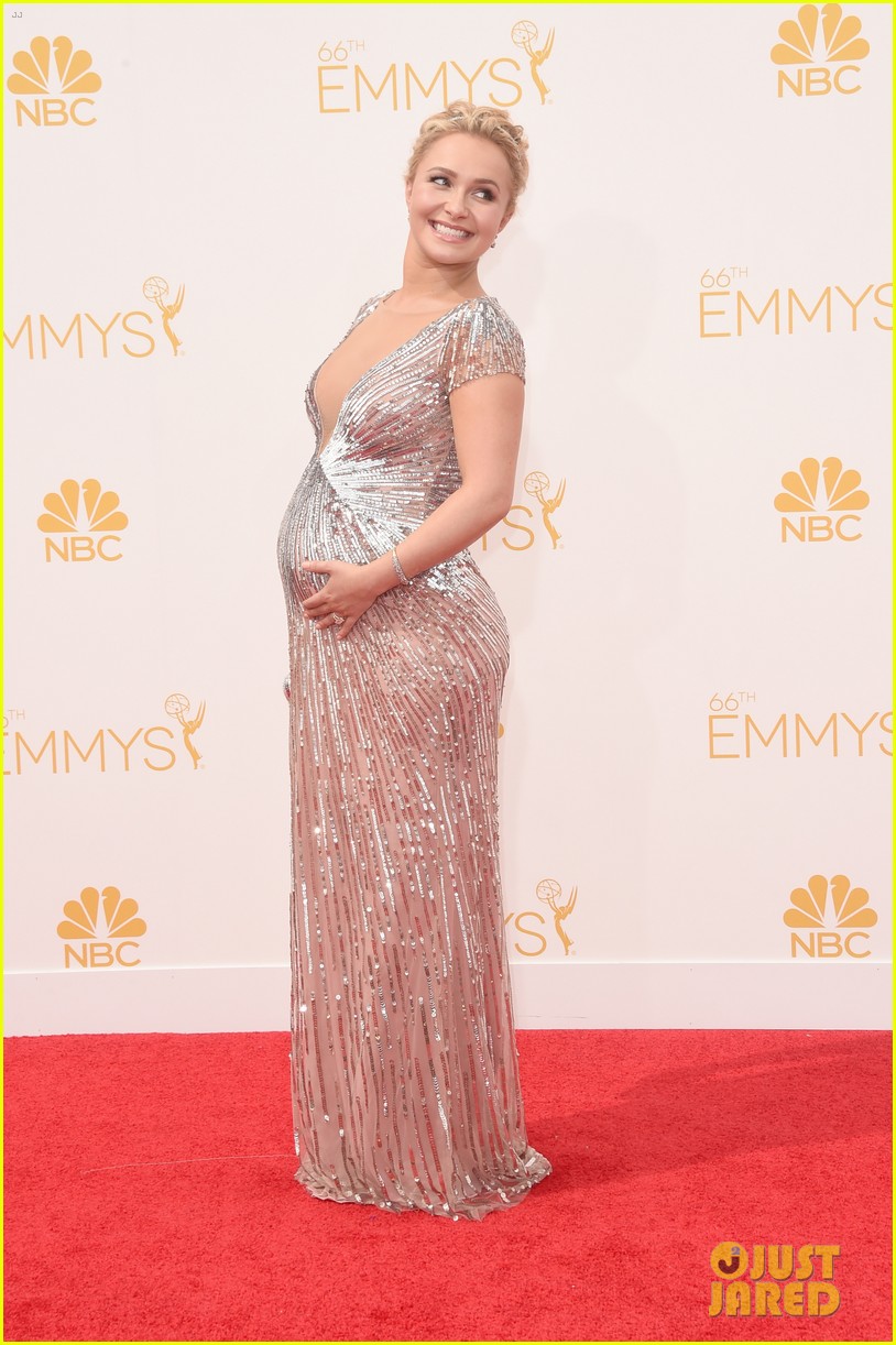 hayden panettiere baby bump first red carpet appearance 03