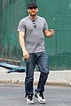 jake gyllenhaals abs are visible through his shirt 03