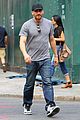 jake gyllenhaals abs are visible through his shirt 06