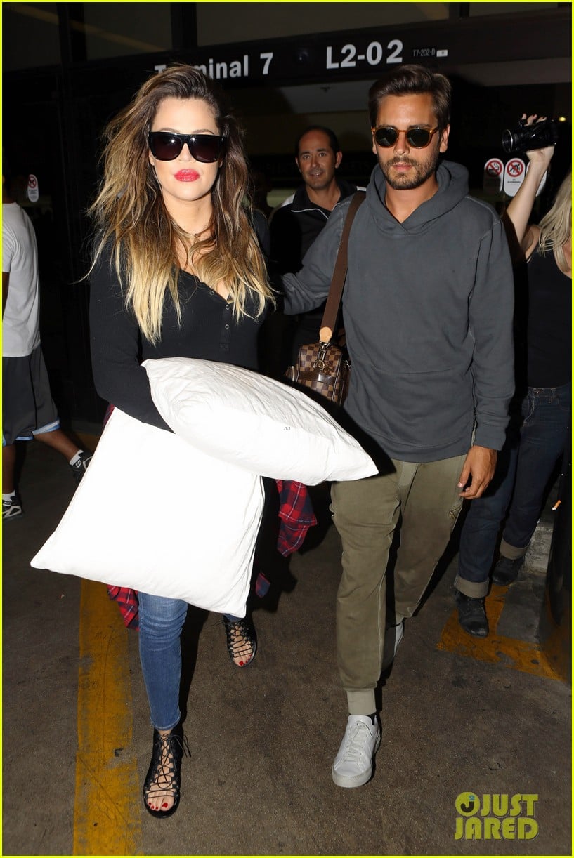 khloe kardashian touches down at lax with scott disick after hosting together 053178480