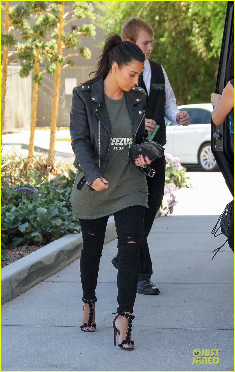 Kim Kardashian Isn't Making Any Excuses For Not Losing Baby Weight