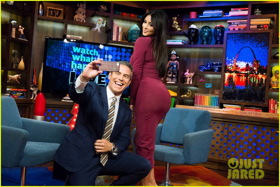 kim kardashian takes a butt selfie with andy cohen talks about rob skipping wedding 063175636