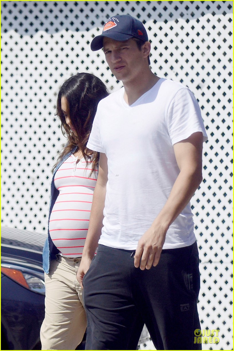 mila kunis looks ready to pop as due date approaches 023181571
