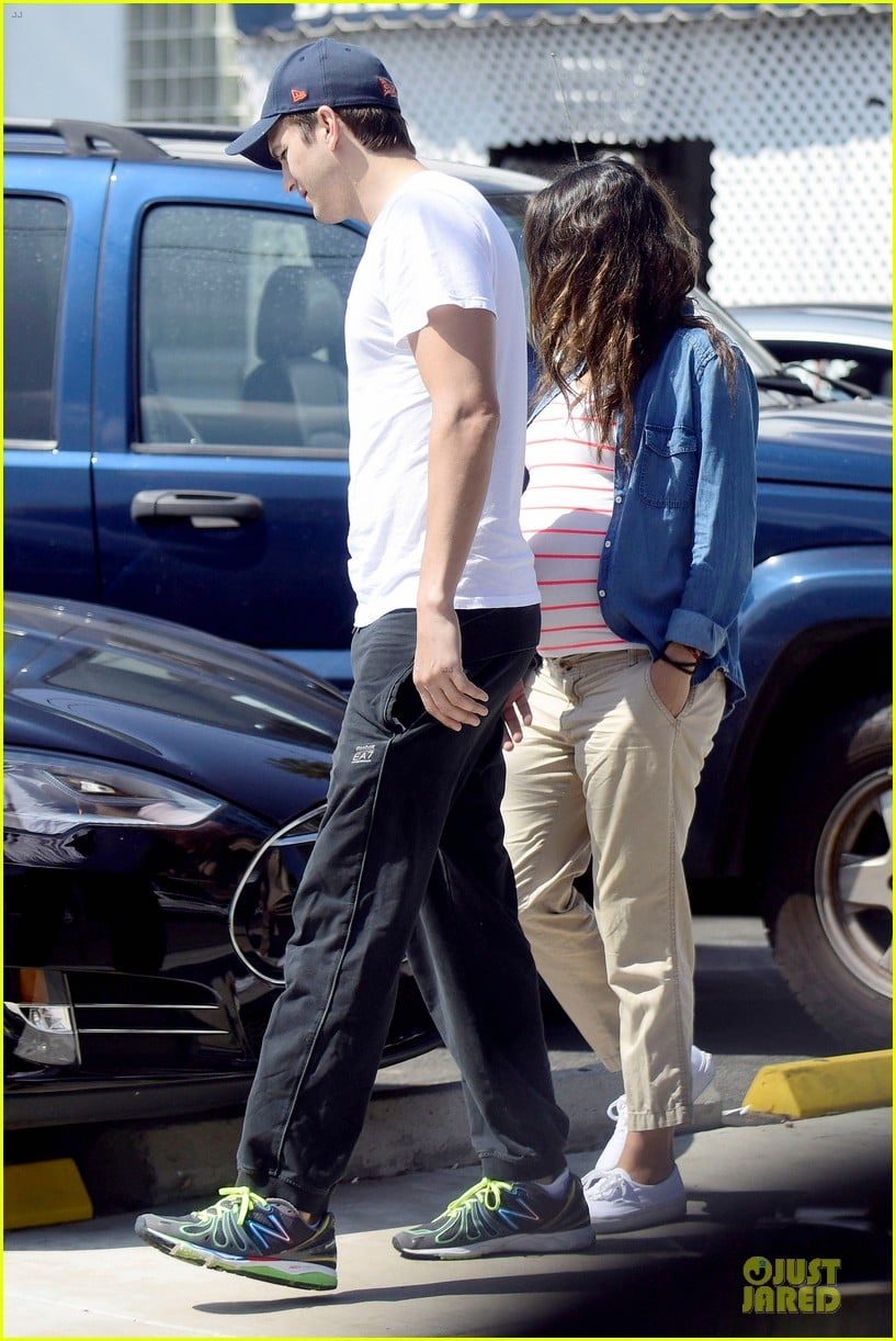 mila kunis looks ready to pop as due date approaches 263181595