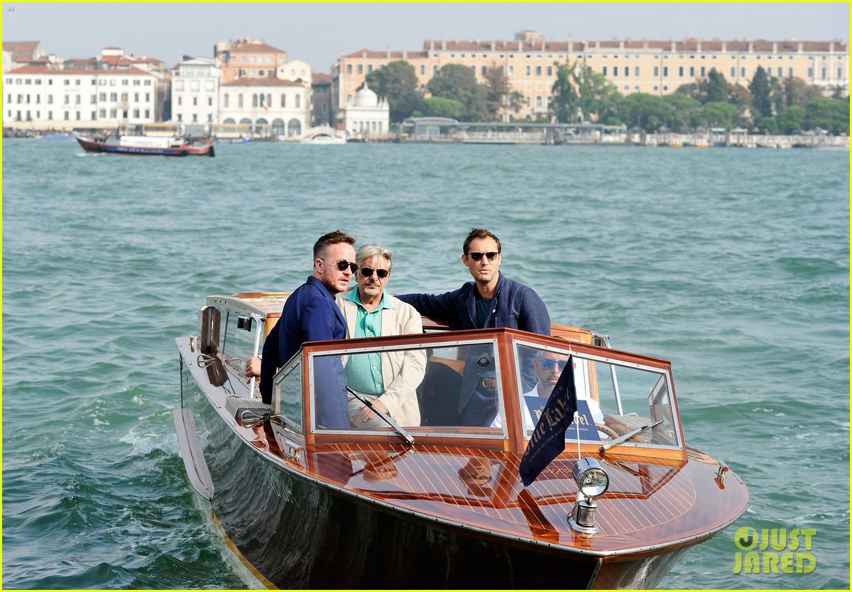 jude law debuts the gentlemans wager at the venice film festival 023184676