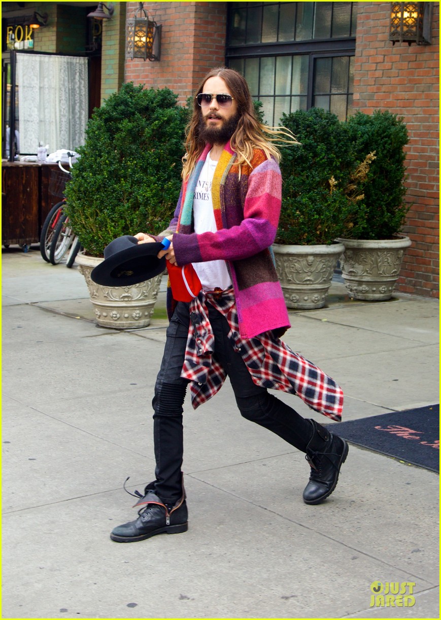 jared leto so colorful before his 30 seconds mars concert 04