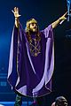 jared leto crowns himself king at 30 seconds to mars concert 07