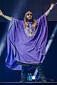 jared leto crowns himself king at 30 seconds to mars concert 11