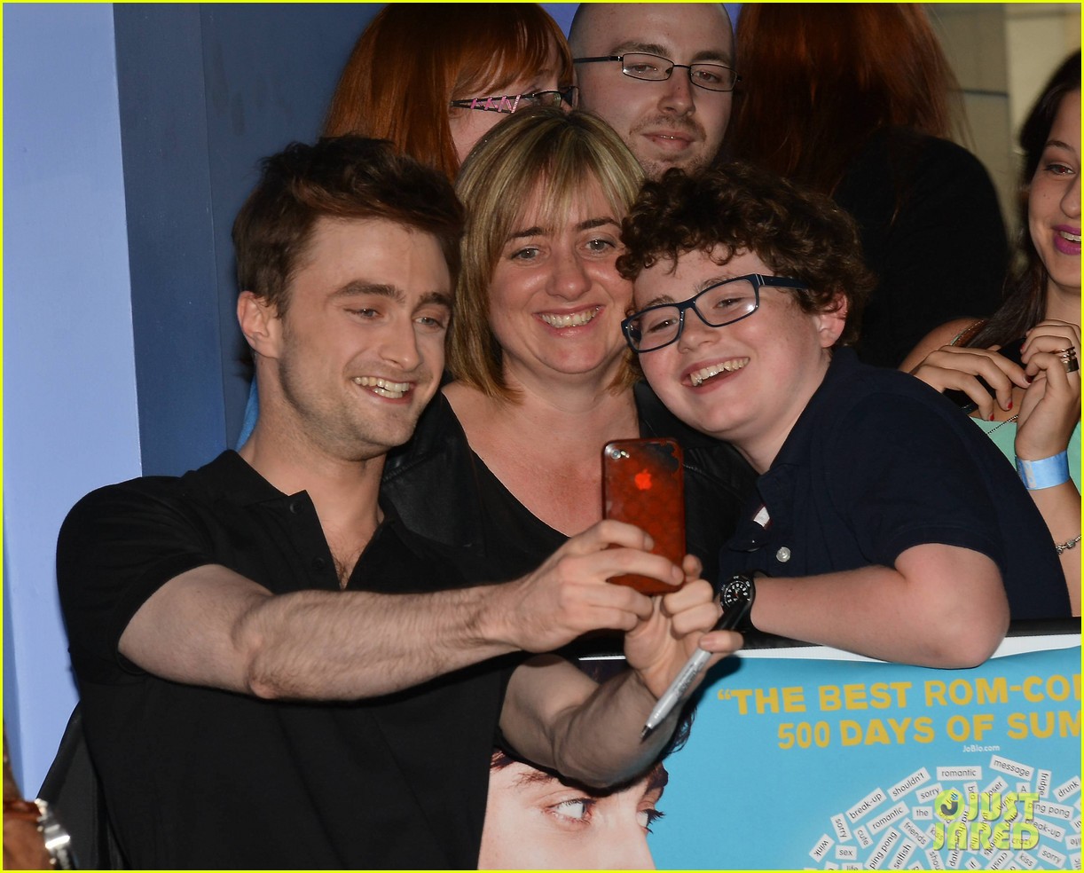 daniel radcliffe pose with fans what if dublin ireland 10