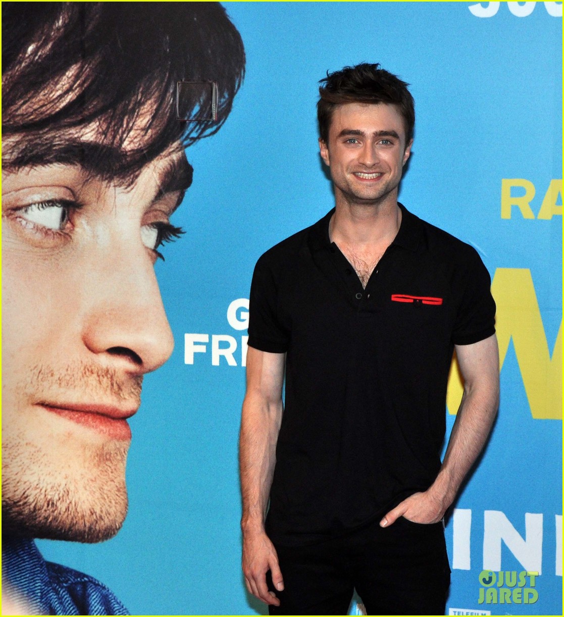 daniel radcliffe pose with fans what if dublin ireland 23