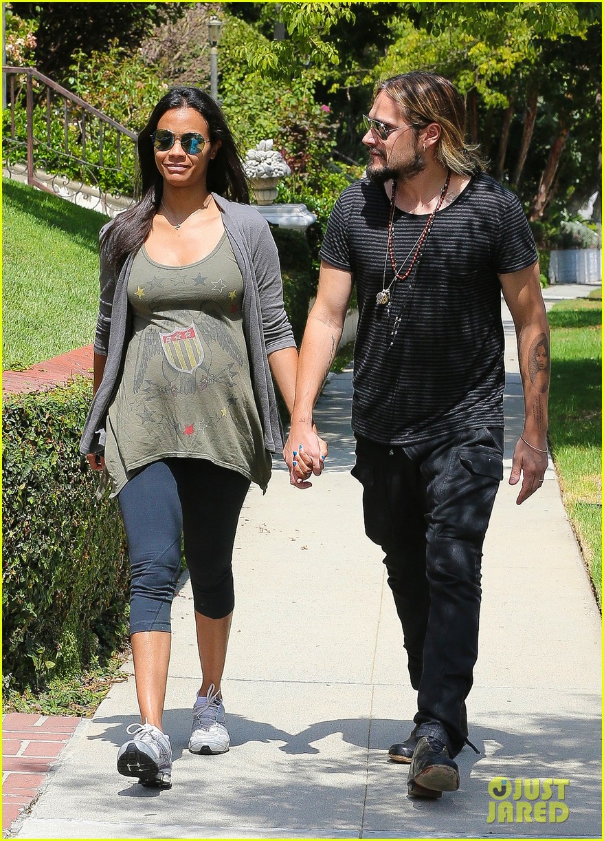 zoe saldana hubby marco perego step out for sunny stroll after taking on the ice 013179537