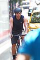 seann william scott arm muscles bike ride nyc 02