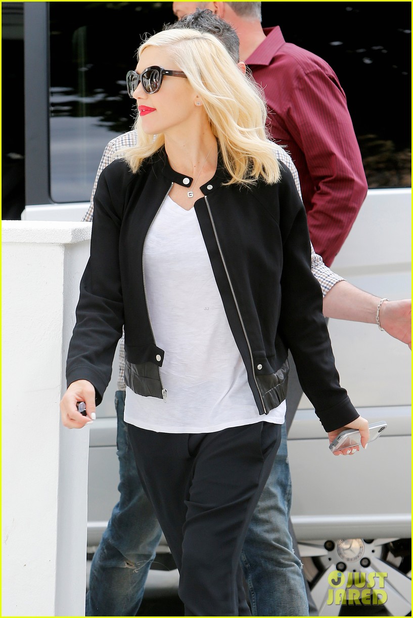 gwen stefani gets in some alone time before leaving london 12