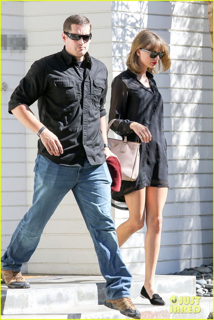 taylor swift steps out after near run in with john mayer 093180340