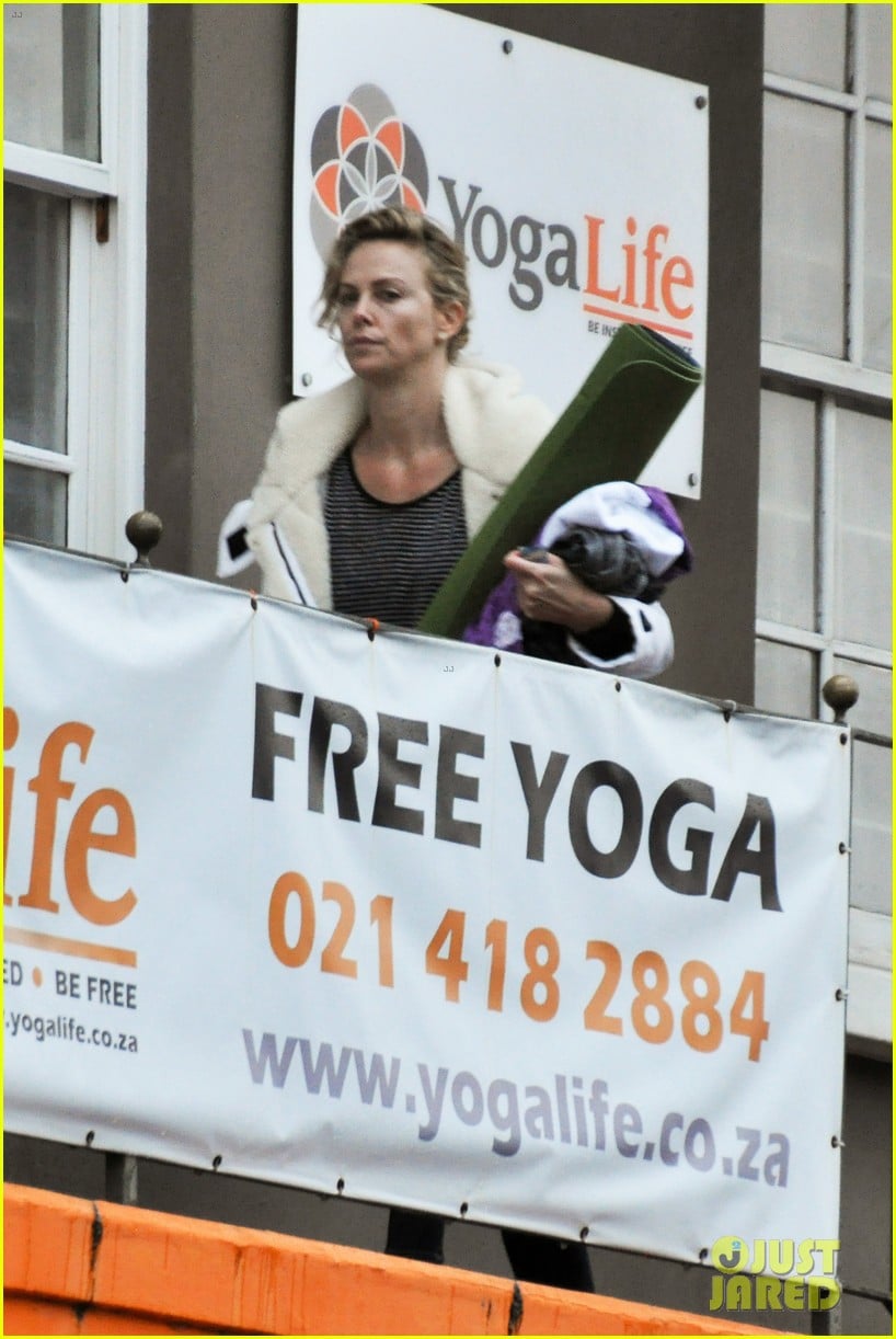 charlize theron tia mowry soulcycle ban 04