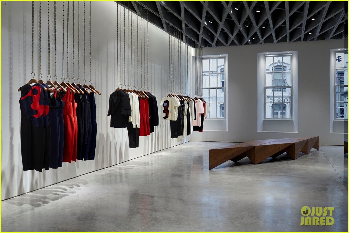victoria beckham shows off her new london flagship store 193204414
