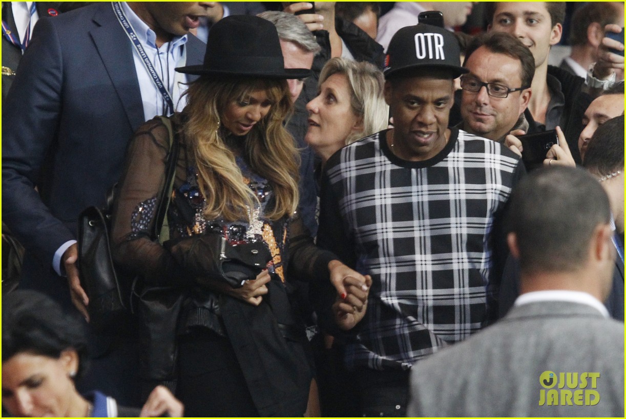 beyonce jay z catch soccer game with david beckham 04
