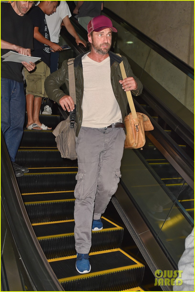 gerard butler is back in the states 08
