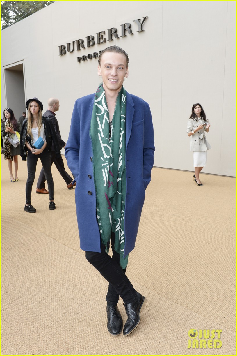 cara delevingne jamie campbell bower burberry london 2014 173197593