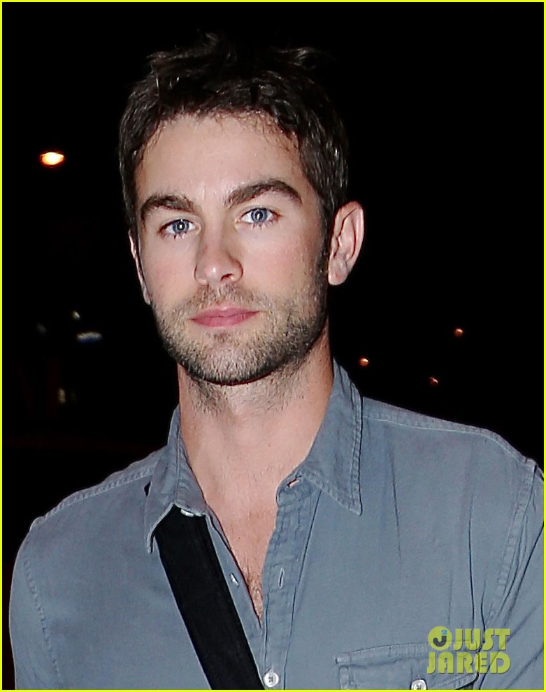 chace crawford arm sling west hollywood 023196527