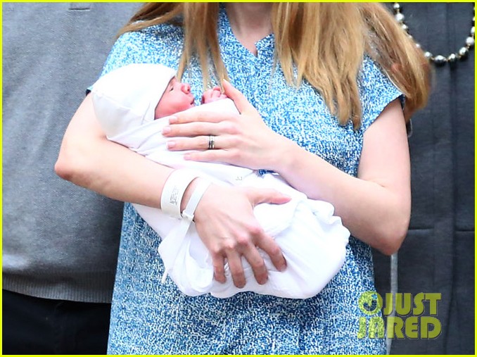 chelsea clinton daughter charlotte first appearance after her birth 103207483