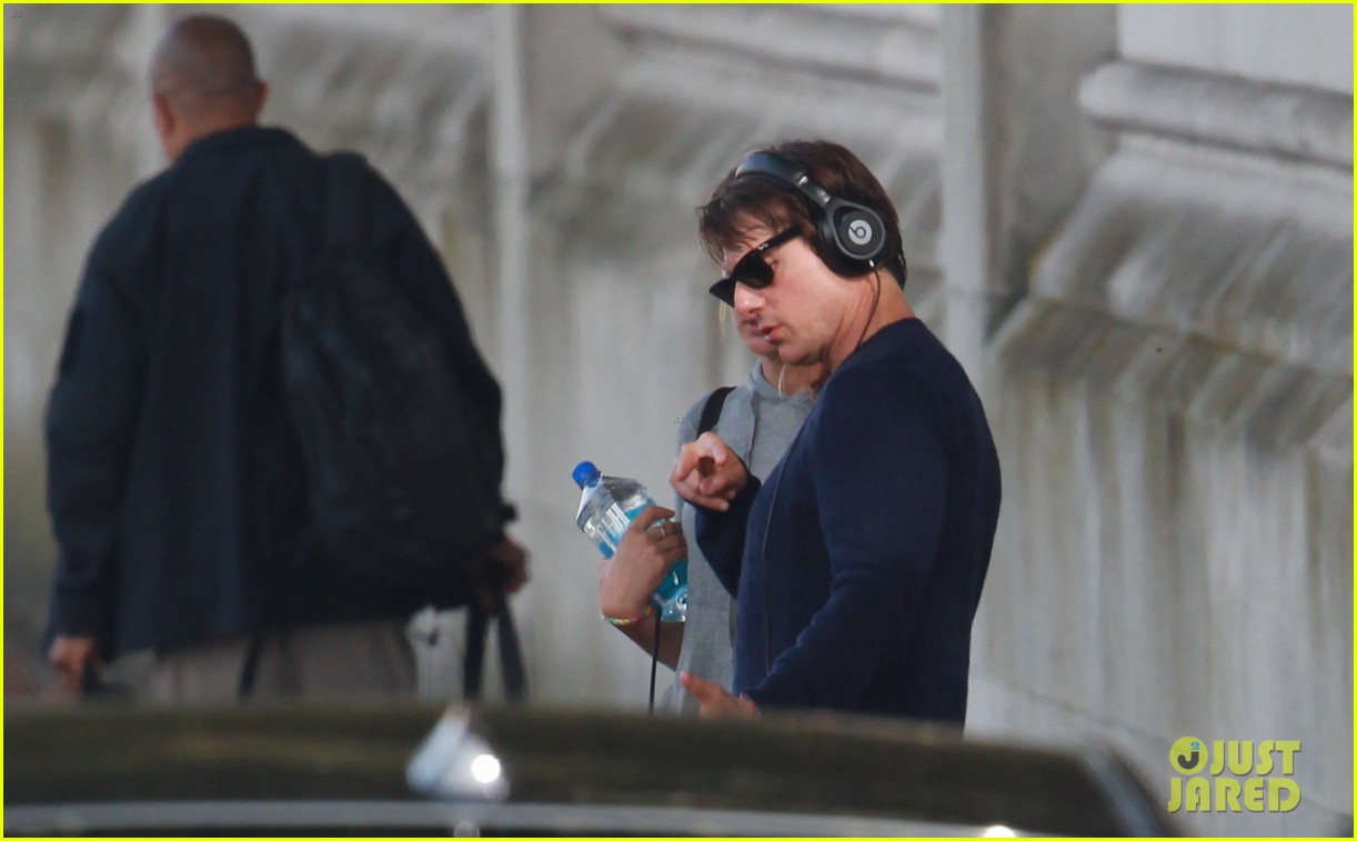 tom cruise convinced jeremy renner to do mission impossible 073206785