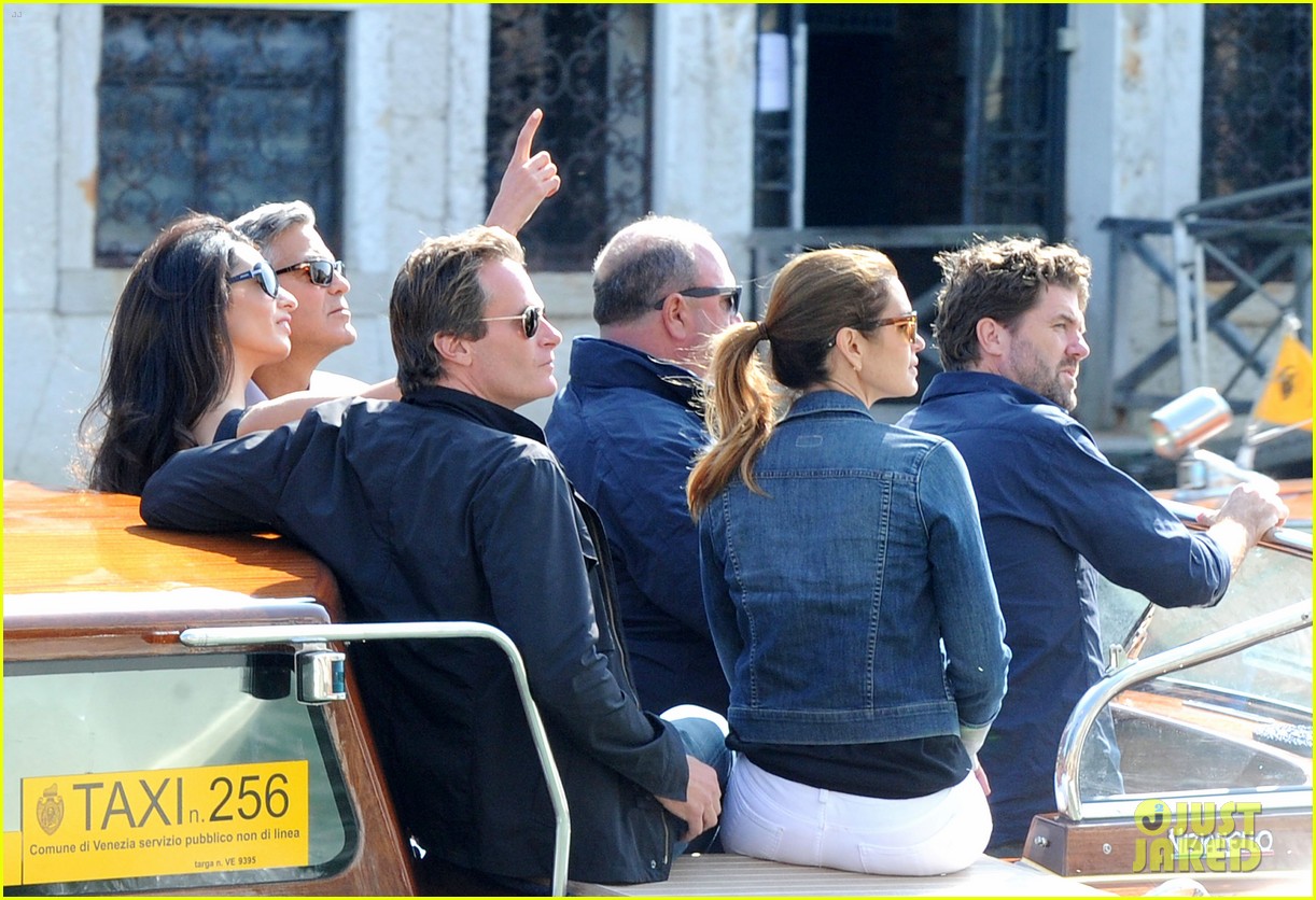Matt Damon, Cindy Crawford, & Their Significant Others Arrive in Venice
