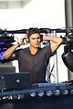 zac efron showcases dj skills for we are your friends 03