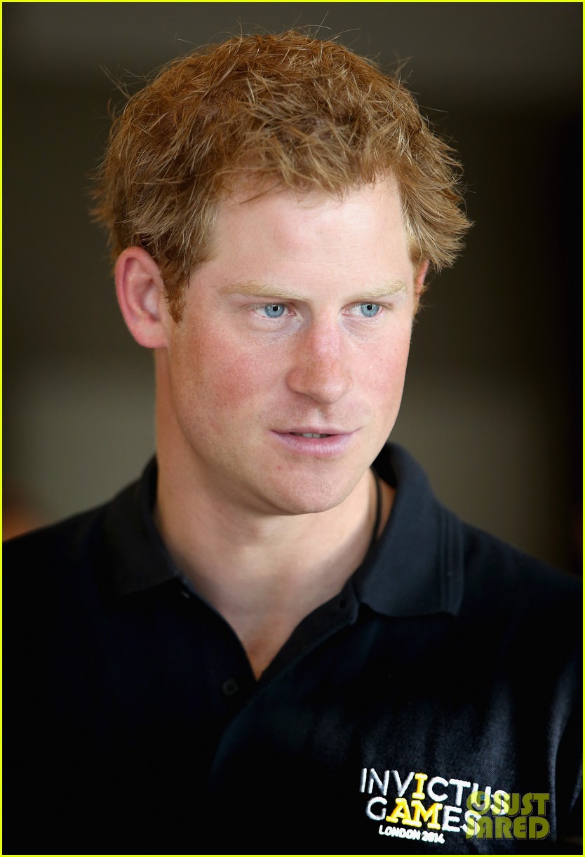 prince harry steps out after brother prince william kate middletons pregnancy news 073192185