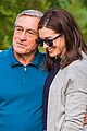 anne hathaway does tai chi in the park with robert de niro 04
